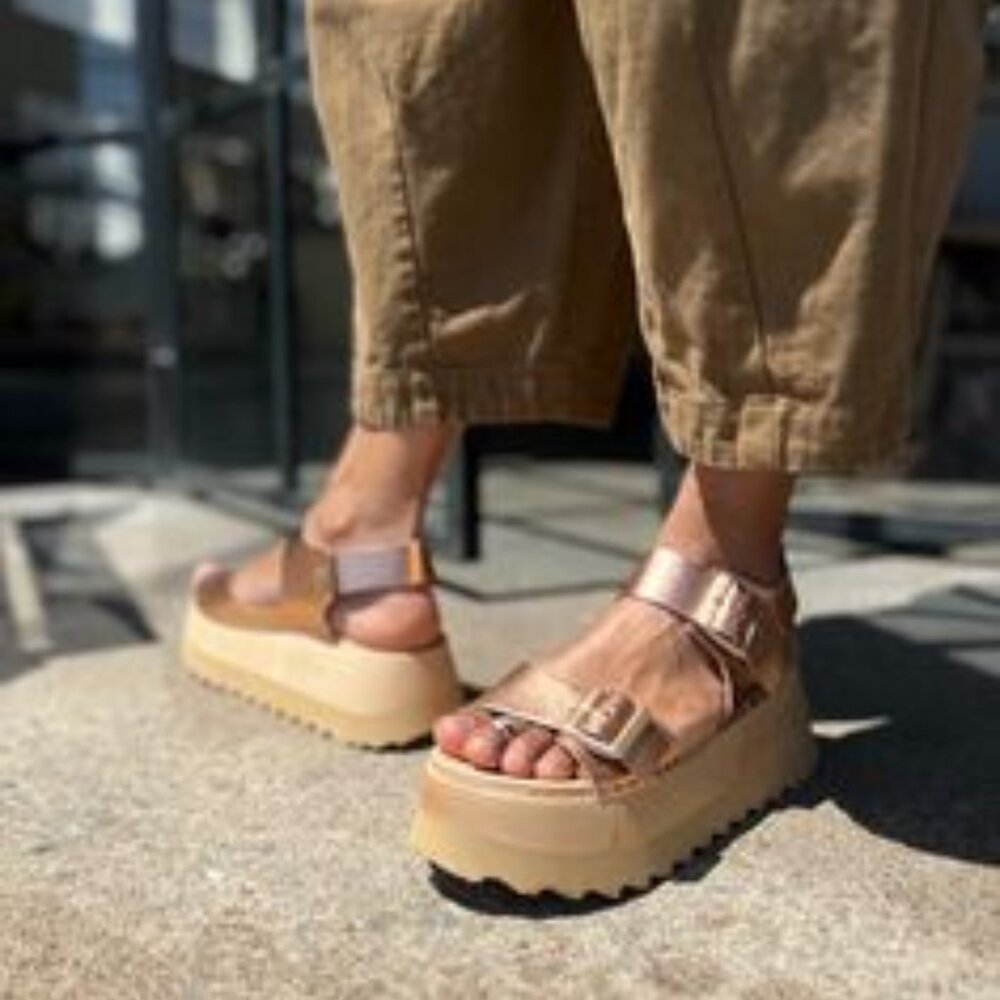 Bryr Gigi in Rose Gold